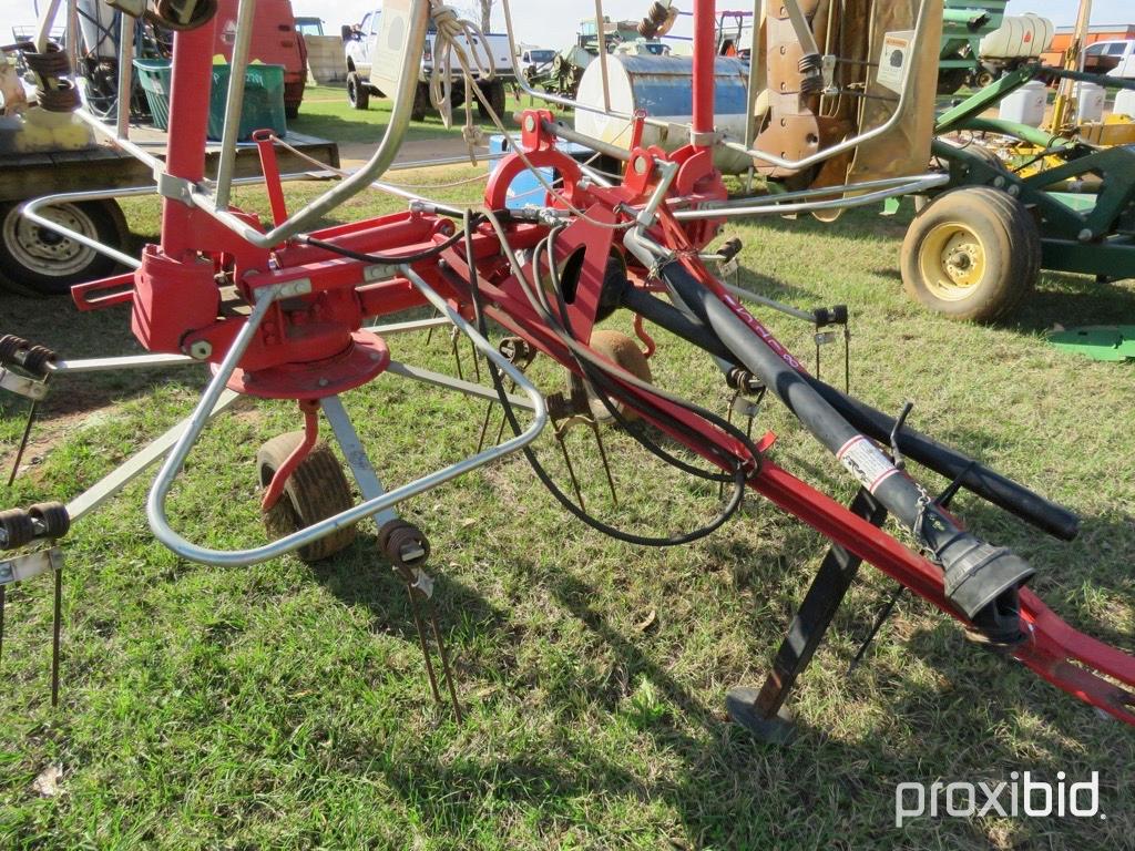 Massey Ferguson 1617 4 basket hay tedder