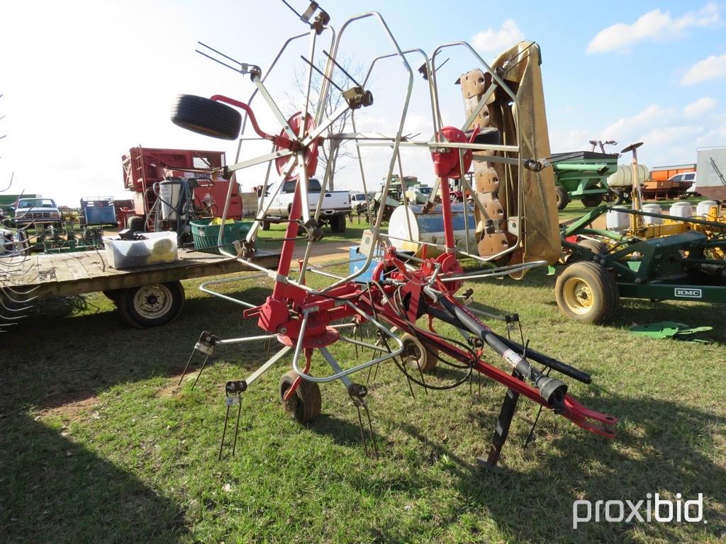 Massey Ferguson 1617 4 basket hay tedder