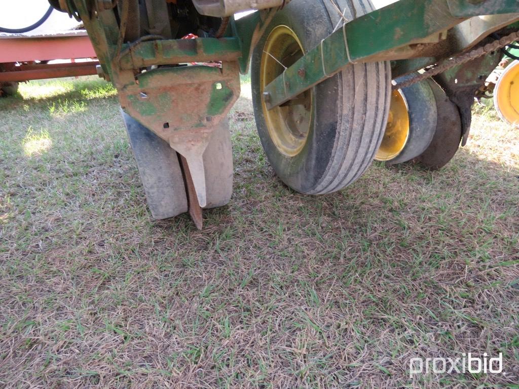 John Deere 7300 planter