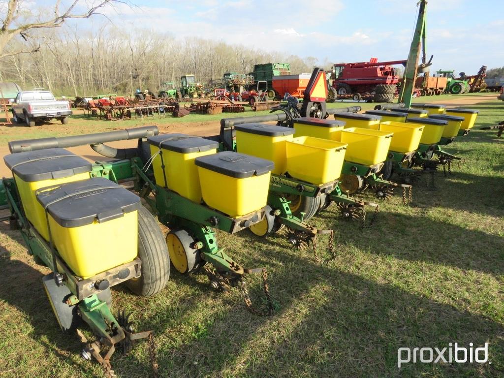 John Deere 7300 planter