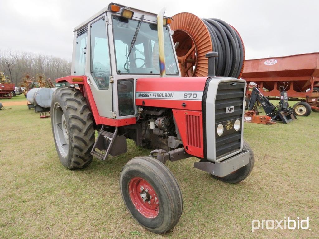 Massey Ferguson 670 tractor