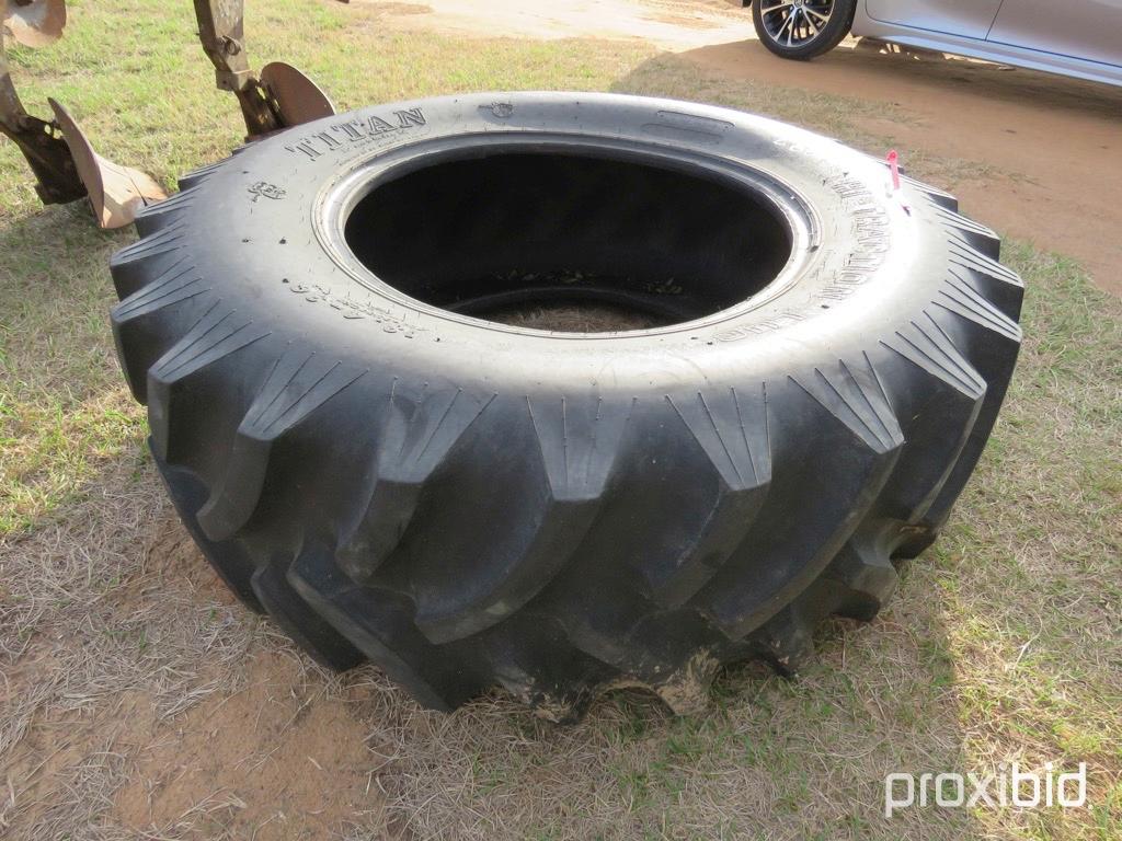 (1) Titan 18.4-30 tire