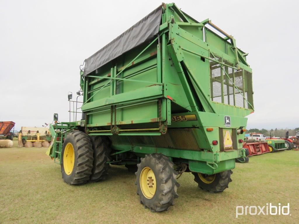 John Deere 9965 cotton picker