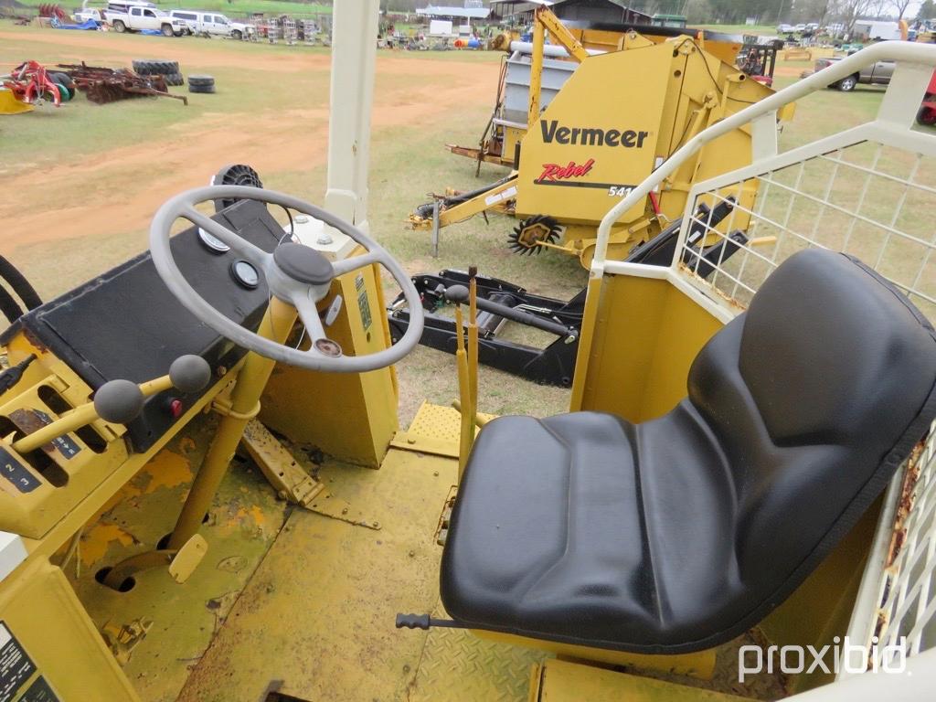 International 510 wheel loader