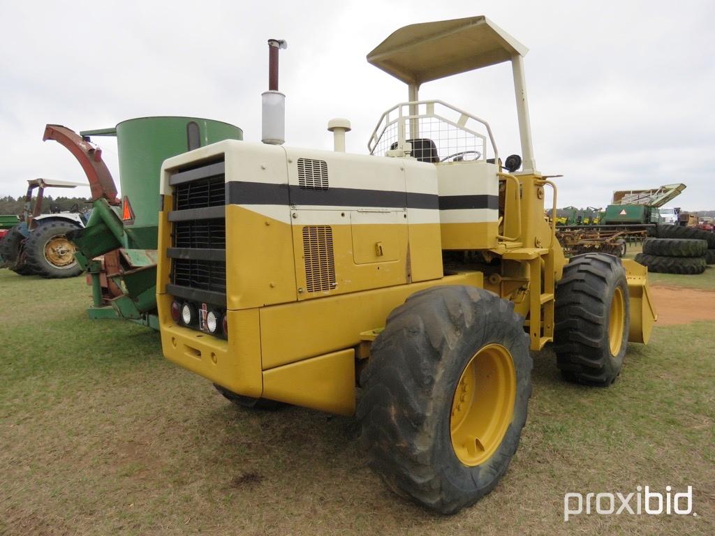 International 510 wheel loader