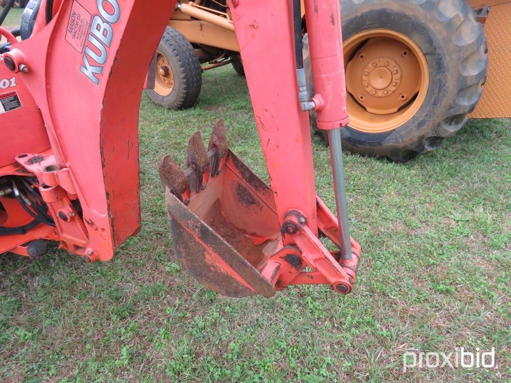 Kubota BX25 tractor w/ LA240 loader & BT601 backhoe