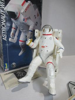 Astronaut & ISS Model Kits Lot of (2)