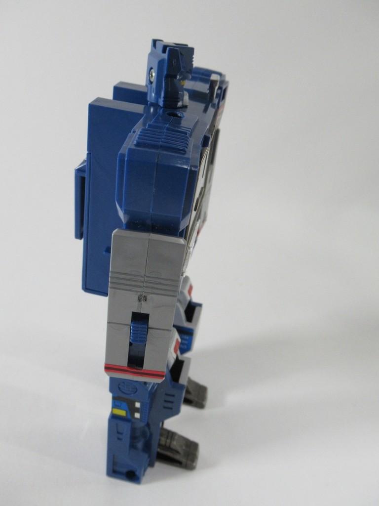 Transformers G1 Soundwave Figure