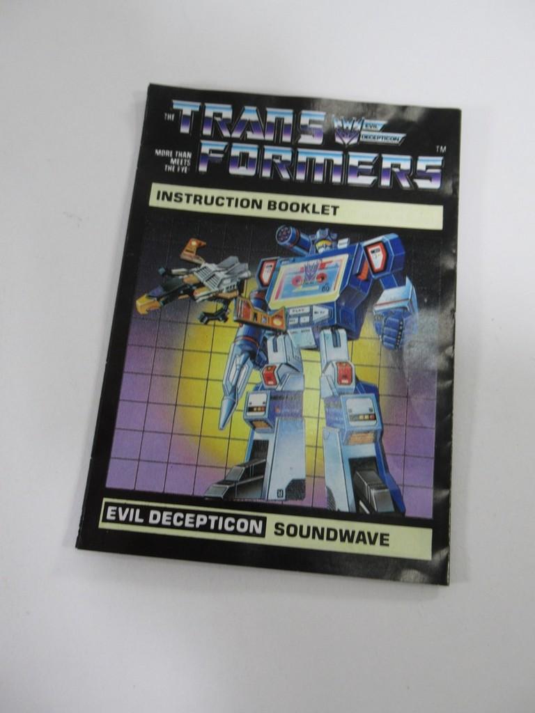 Transformers G1 Soundwave Figure