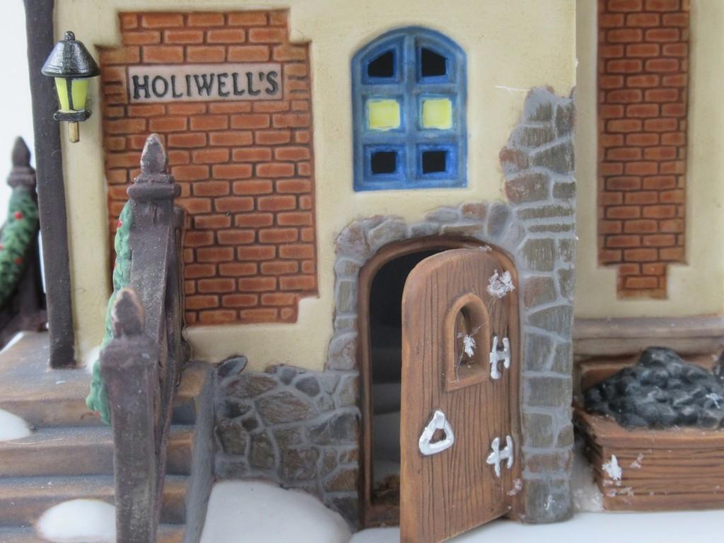Department 56 Fred Holiwell's House Dickens' Village