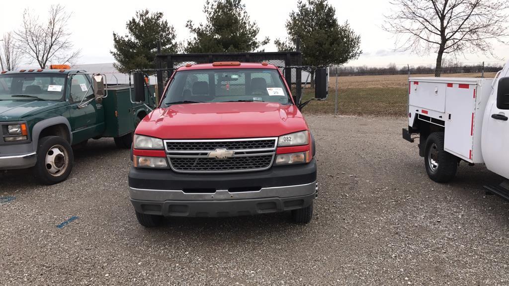 2005 Chevrolet Silverado 3500 Flatbed Truck,