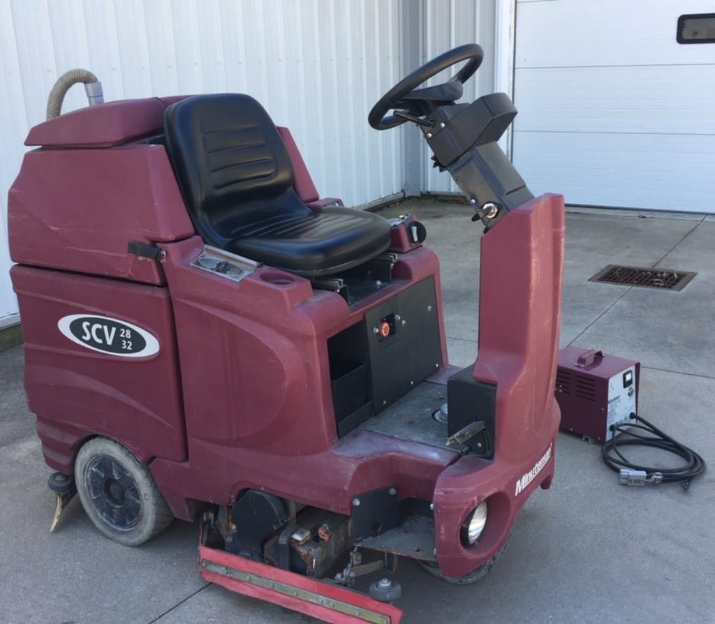 Minuteman SCV 28/32 Floor Scrubber,