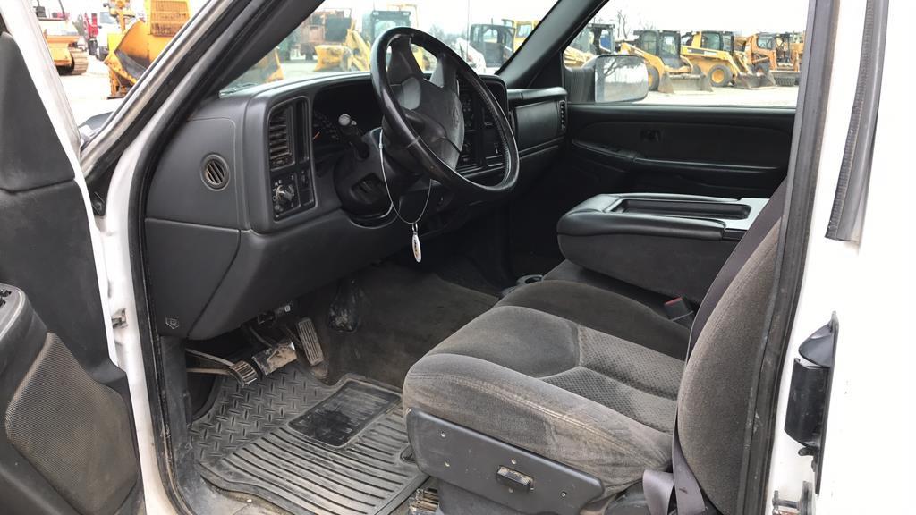 2003 Chevrolet 2500HD Extended Cab Utility Truck,