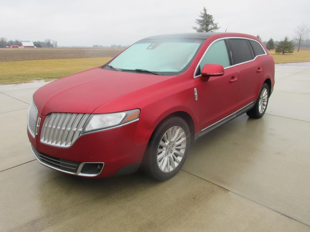 2011 Lincoln MKT SUV,