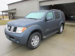 2005 Nissan Pathfinder SUV,