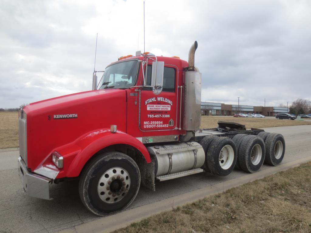2006 Kenworth T800 Day Cab Truck Tractor,