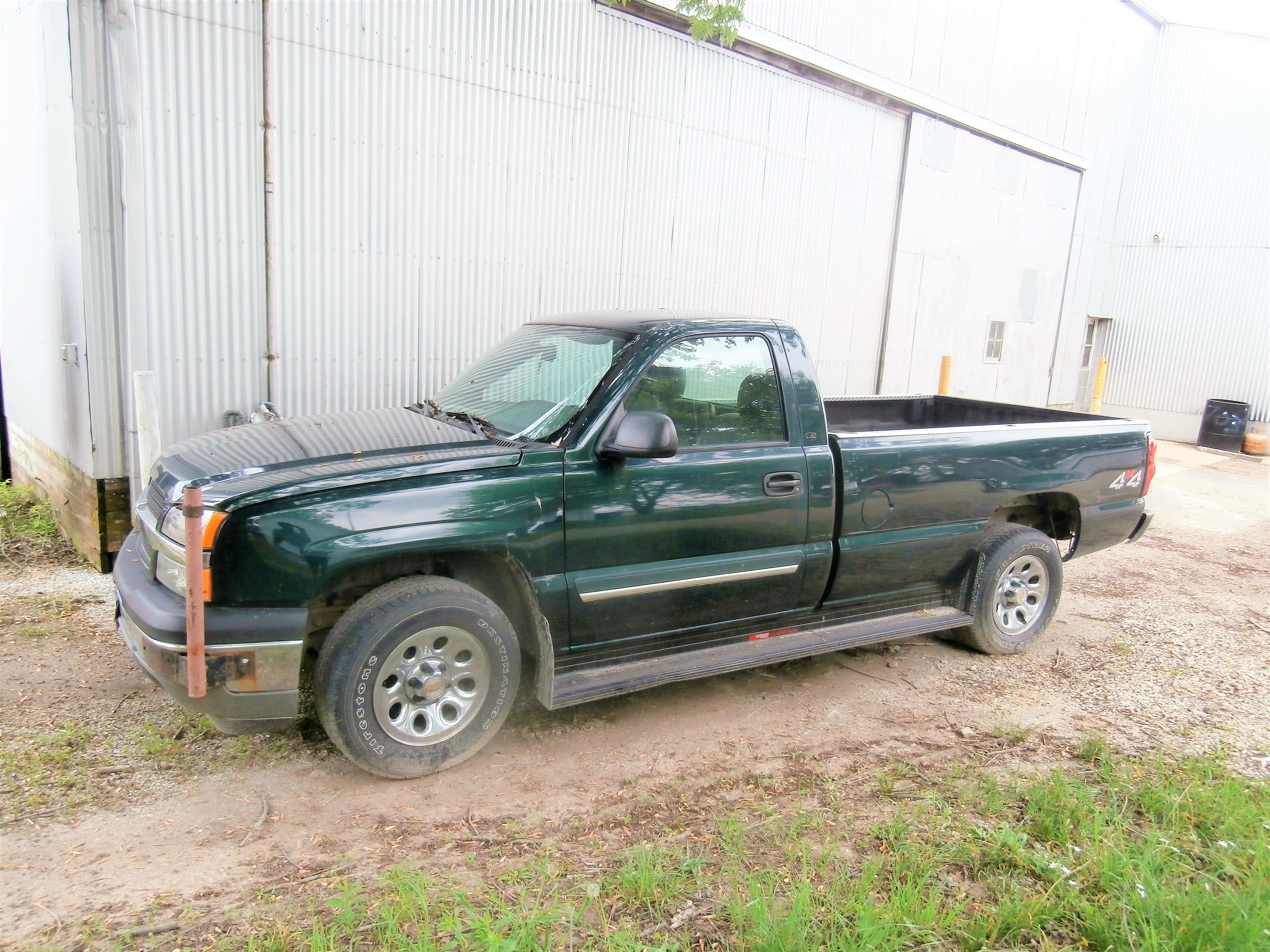 2005 Chevrolet Silverado 1500 LS Pickup Truck,