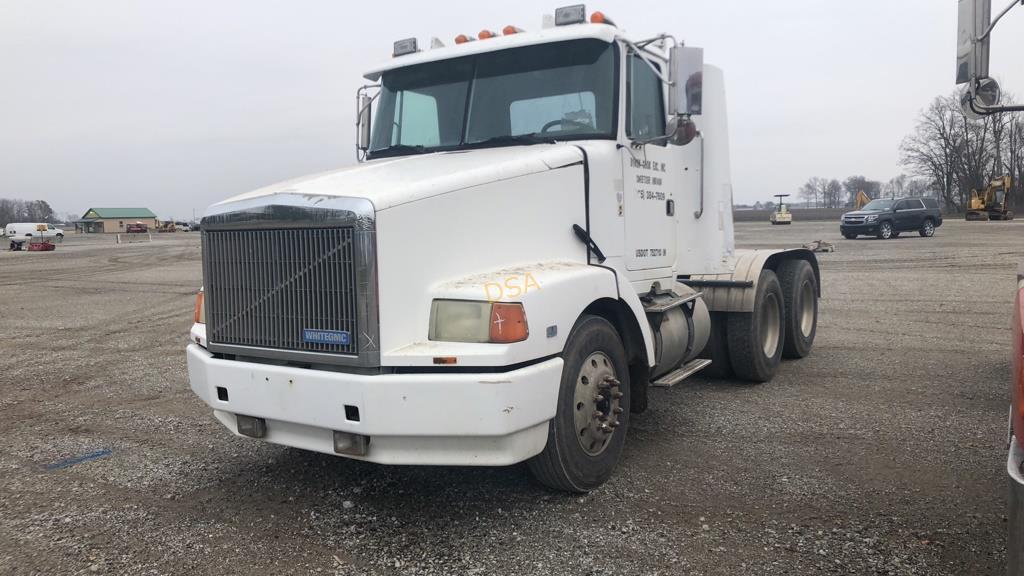 1993 White Trend Aero WCA Truck Tractor,