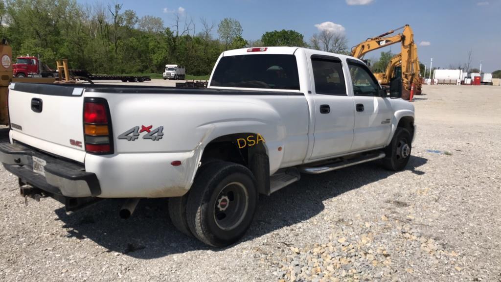 2005 GMC 3500 Crew Cab Pickup Truck,