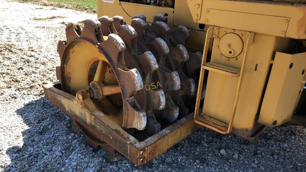 1976 Cat 815 Padfoot Compactor,