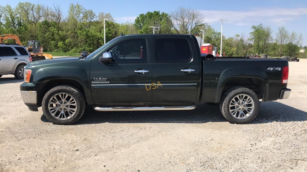 2013 GMC 1500 Extended Cab Pickup Truck,