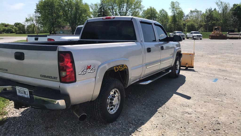 2005 Chevrolet 2500 Crew Cab Pickup Truck,