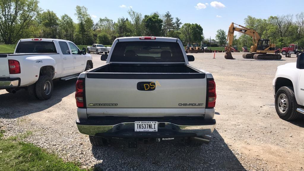 2005 Chevrolet 2500 Crew Cab Pickup Truck,