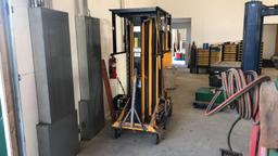 Workforce XLT-2900 Manlift,