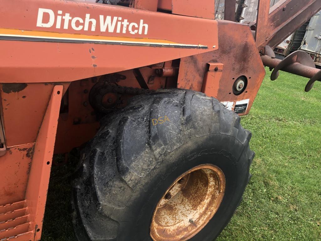 Ditch Witch 6510 Trencher/Backhoe Combo,