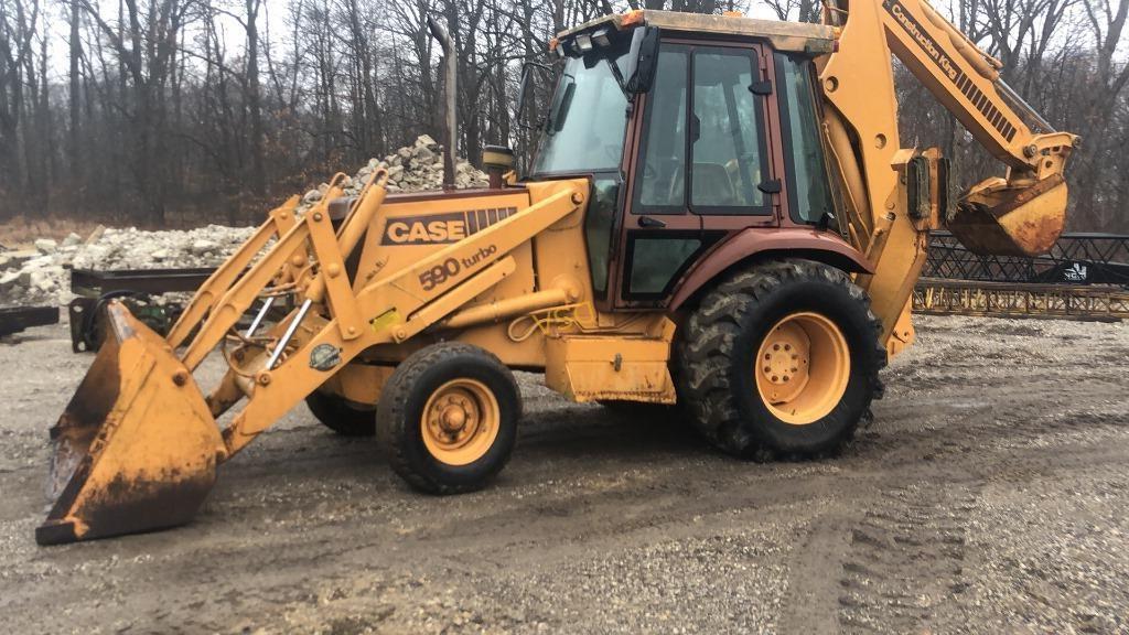 Case 590 Loader Backhoe,