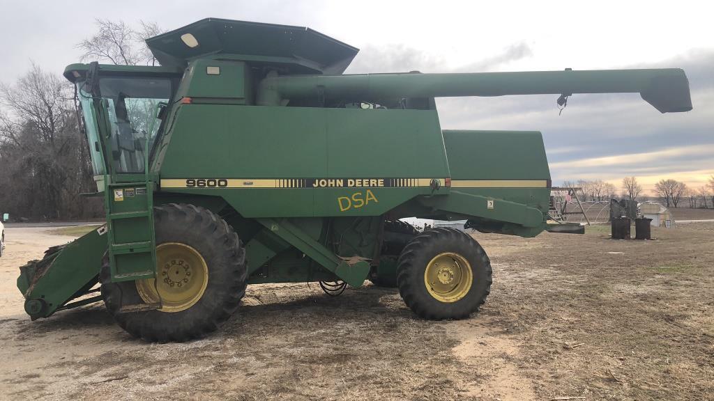 John Deere 9600 Combine,