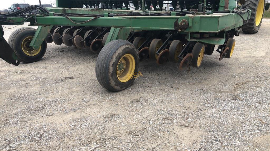 30’ John Deere 750 Seed Drill