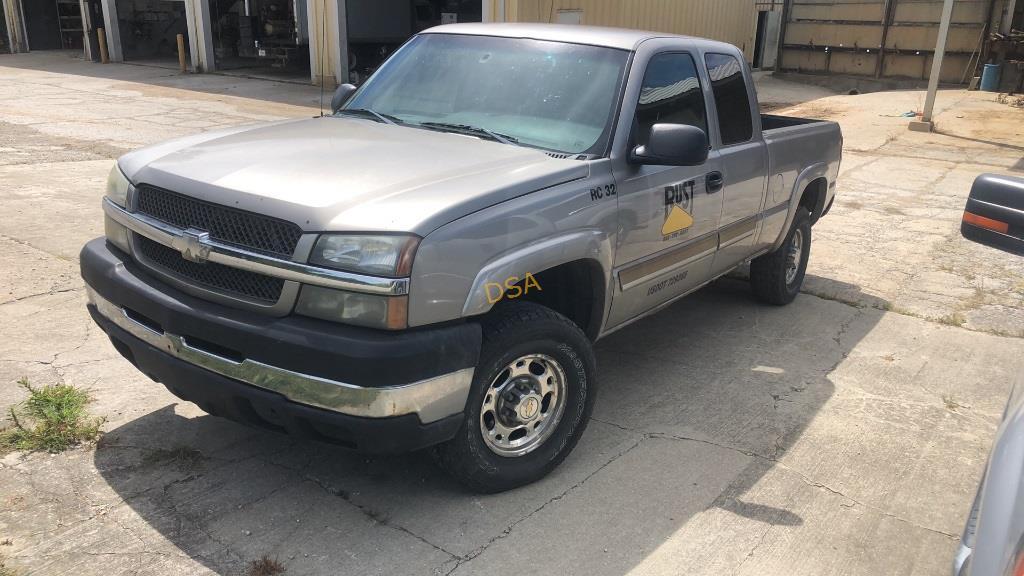 2003 Chevrolet Silverado 2500 Pickup Truck,