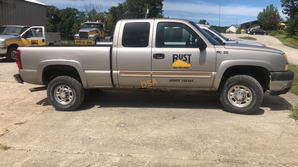 2003 Chevrolet Silverado 2500 Pickup Truck,