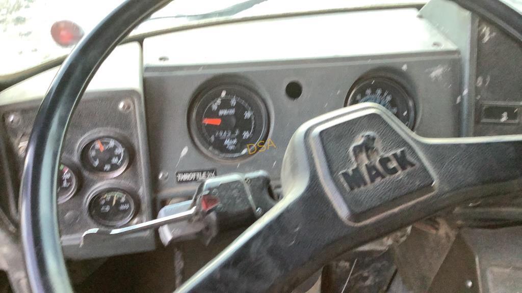 1992 Mack DM690S, Dump Truck, VIN