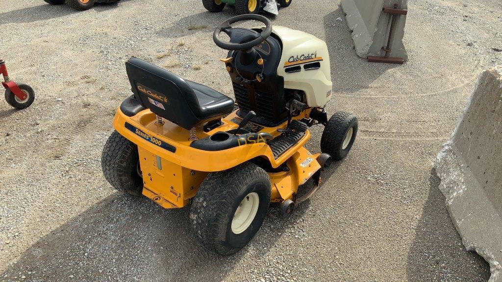 Cub Cadet LT1018 Riding Mower,