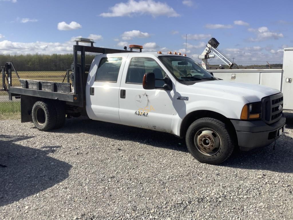 2006 Ford F350 Flatbed Truck,
