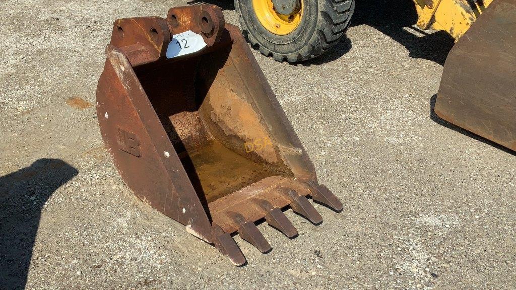 WB 24" Backhoe Bucket, with Teeth