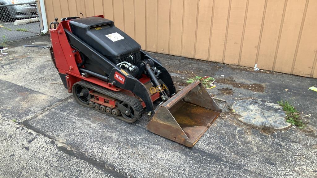 Toro Dingo TX525 Walk Behind Skid Loader,