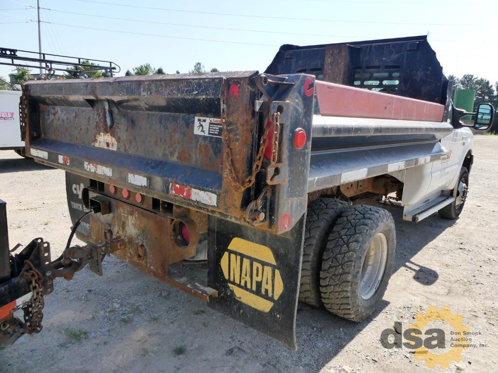 2005 Ford F350XL Super Duty Contractors Dump Truck VIN# 1FDWF37565EA17600, 5.4L V8 Gas, Automatic Tr