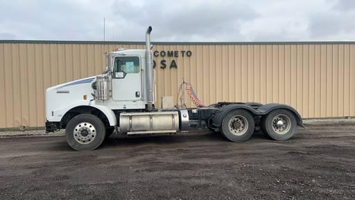 2012 Kenworth T800 Day Cab Truck Tractor,