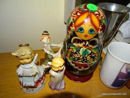 (FR) MISC. LOT THAT INCLUDES SOME NESTING DOLLS, 2 FIGURINES, BESSY PEAS GUTTMANN COLLECTABLES 1985