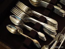 (DR) CASE OF ONEIDA FLATWARE. SERVICE FOR 12. INCLUDES 12 KNIVES, 34 SALAD FORKS, 10 SOUP SPOONS, 18