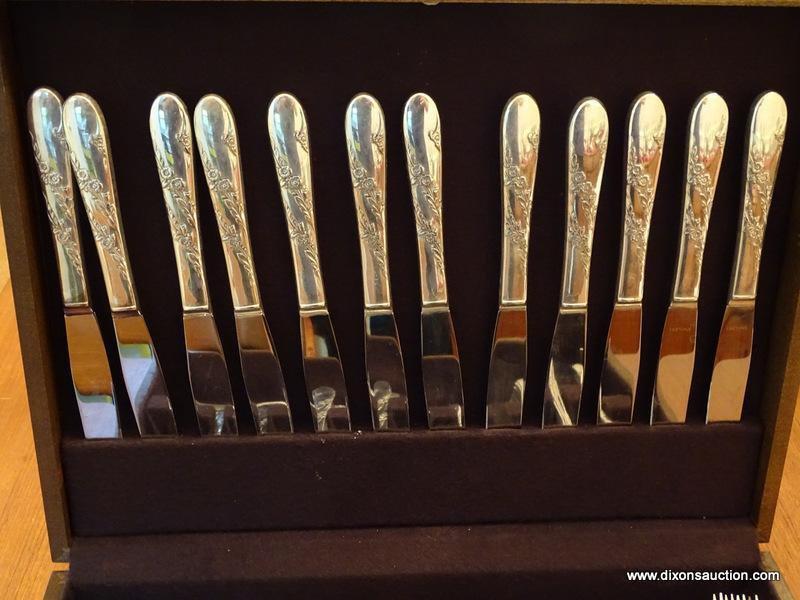 (DR) CASE OF ONEIDA FLATWARE. SERVICE FOR 12. INCLUDES 12 KNIVES, 34 SALAD FORKS, 10 SOUP SPOONS, 18