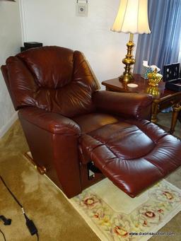 (FR) LA-Z-BOY LEATHER RECLINING CHAIR, 38''L 42''W 43''H