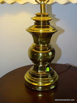 (FR) QUALITY BRASS TABLE LAMP, HAS SHADE AND FINIAL, MEASURES 29''H