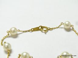 LADIES 18K YELLOW GOLD 6MM PEARL BRACELET, 3.1 GRAMS.