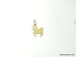 LADIES 14K YELLOW GOLD HORSE PENDANT.