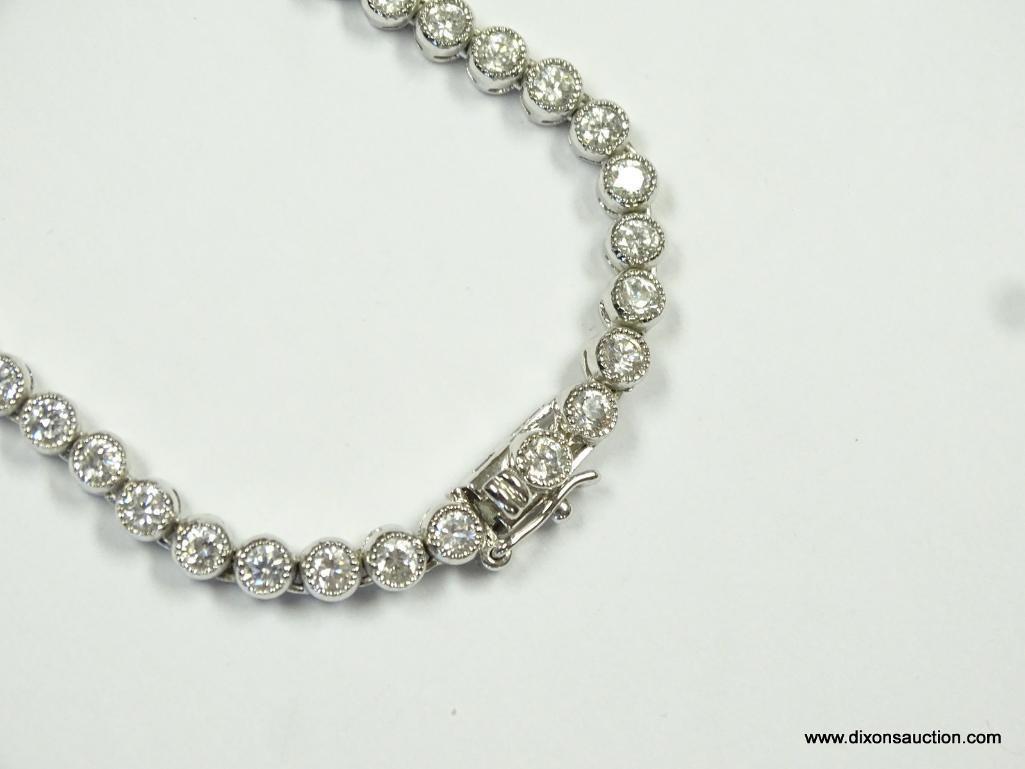 VERY LARGE AND STUNNING .925 AND WHITE SAPPHIRE COCKTAIL NECKLACE