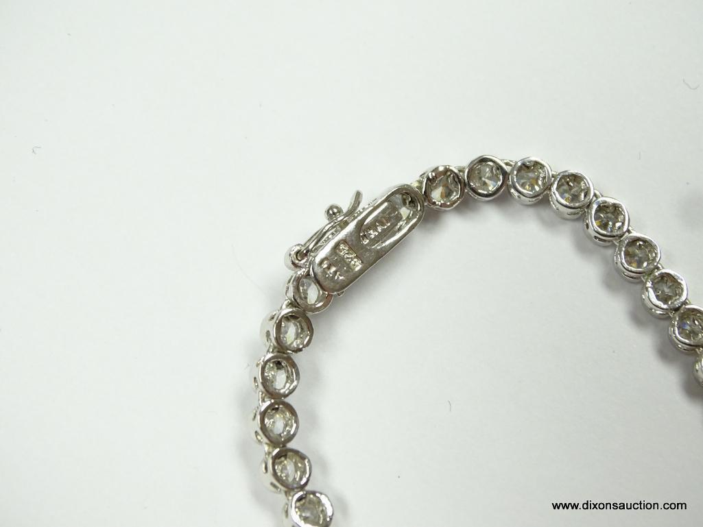 VERY LARGE AND STUNNING .925 AND WHITE SAPPHIRE COCKTAIL NECKLACE